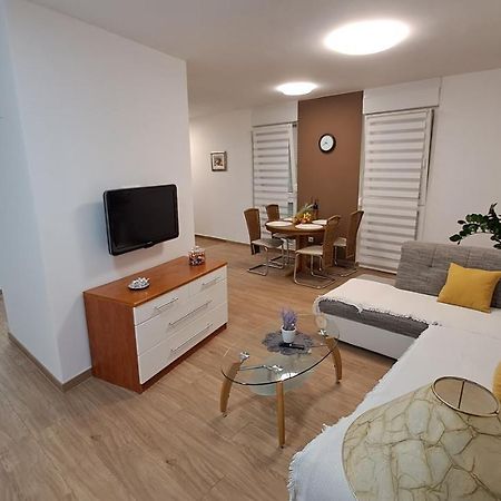 Greenline Pula Apartment ภายนอก รูปภาพ