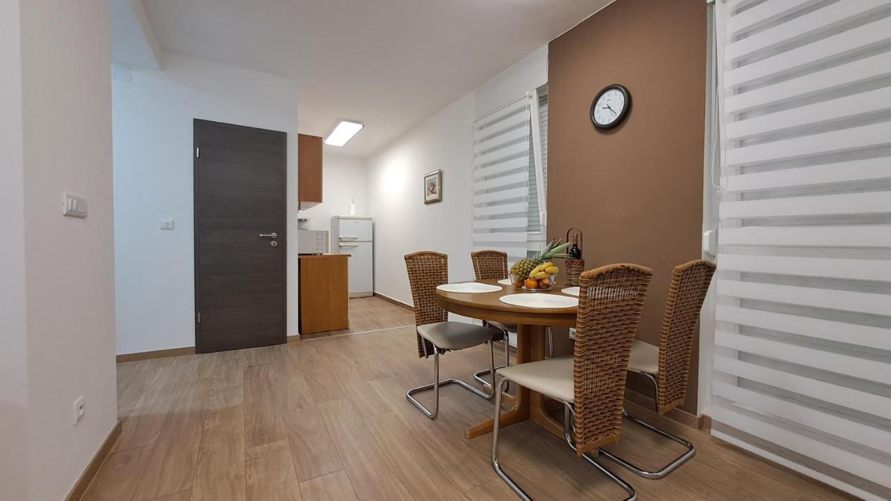 Greenline Pula Apartment ภายนอก รูปภาพ