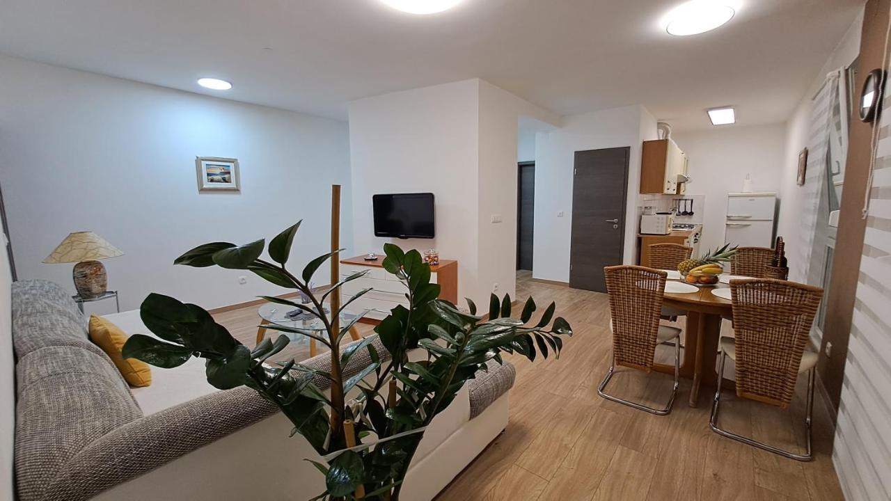 Greenline Pula Apartment ภายนอก รูปภาพ